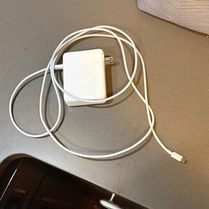 Apple Thunderbolt MacBook Charger